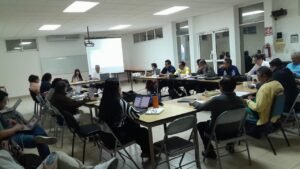 Docentes de la Escuela Normal Superior de Chiapas participan en el Curso–Taller sobre el método biográfico narrativo, fortaleciendo sus procesos de investigación y titulación.